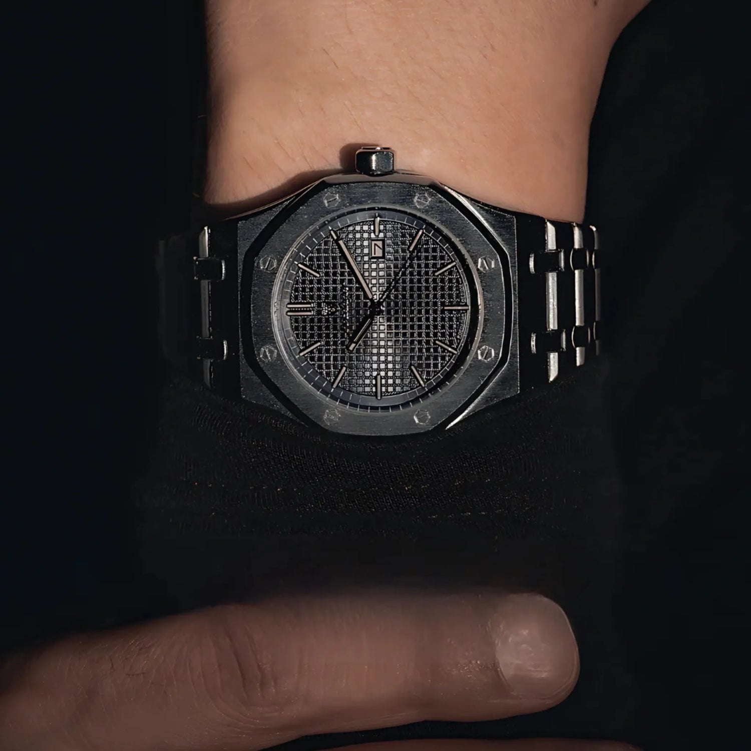 Poedagar Kings Oak Men’s Watch – Luxury Stainless Steel Timepiece